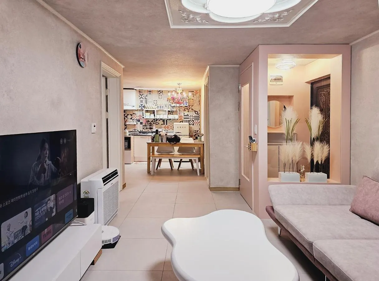 Close To Gangnam, Coex, Asan Medical Centar & Luxury Apartment Near Lotte World, Free Korean Ramen Seoul