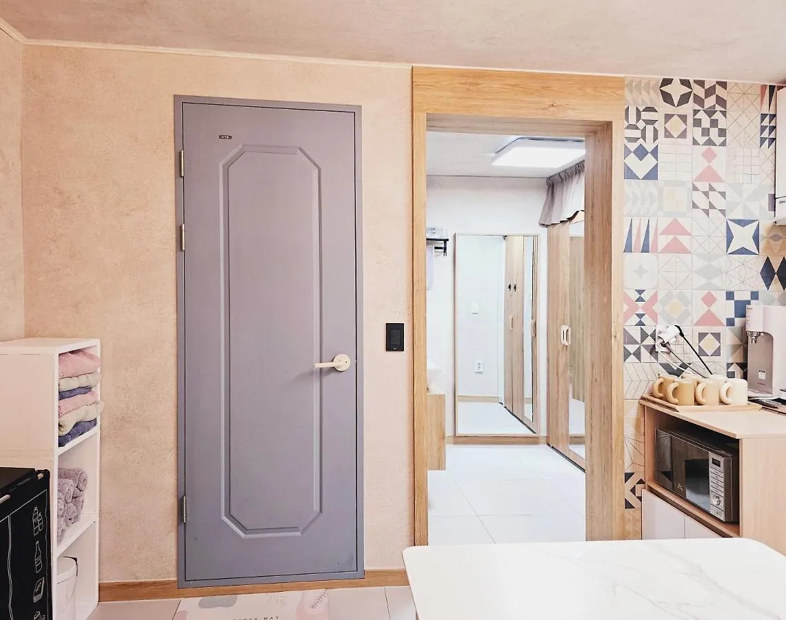 Close To Gangnam, Coex, Asan Medical Centar & Luxury Apartment Near Lotte World, Free Korean Ramen Seoul South Korea