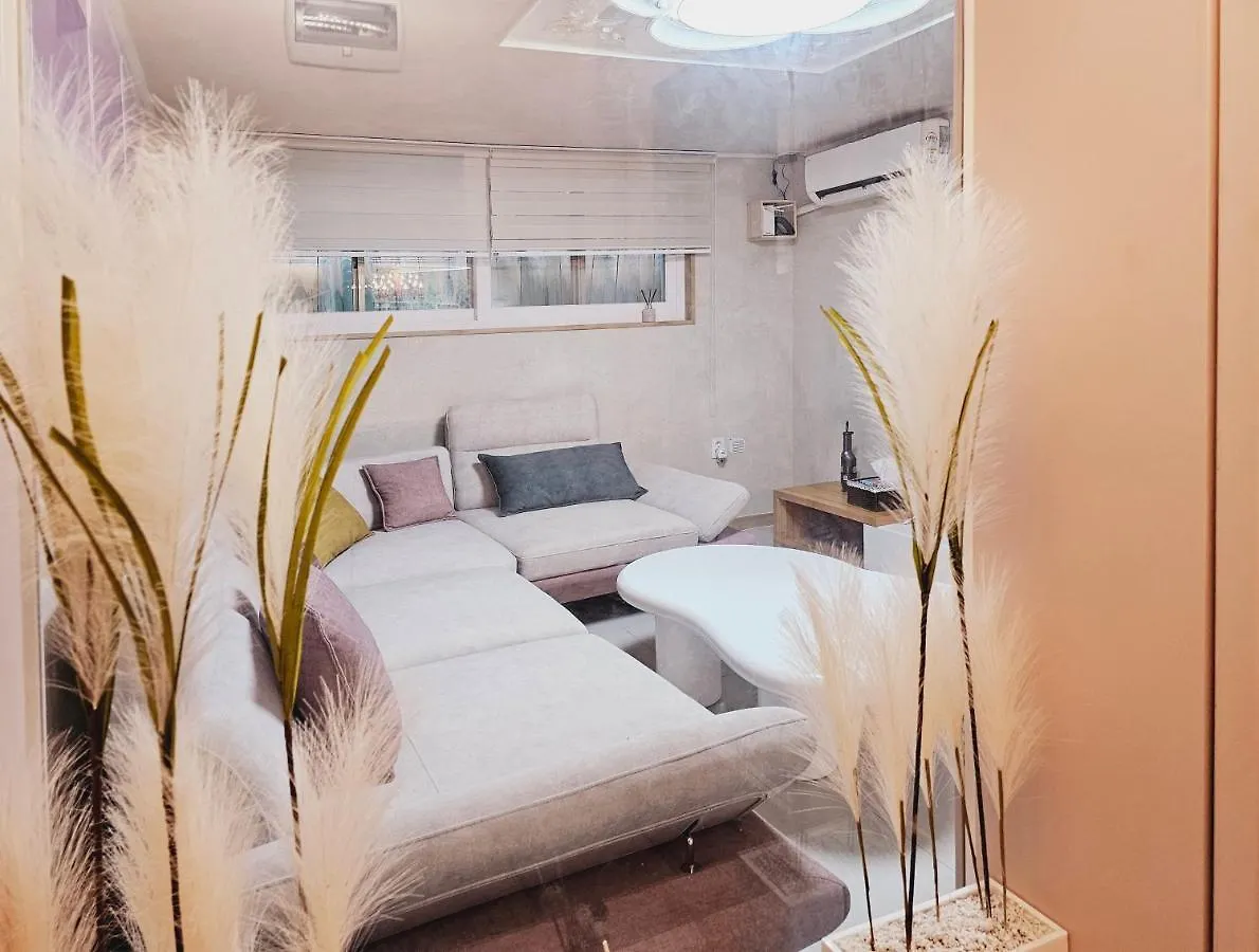Close To Gangnam, Coex, Asan Medical Centar & Luxury Apartment Near Lotte World, Free Korean Ramen Seoul